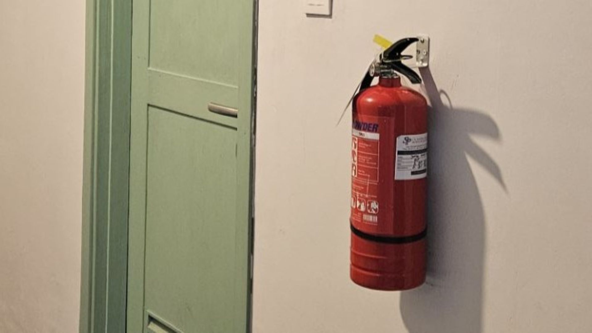 Extinguisher